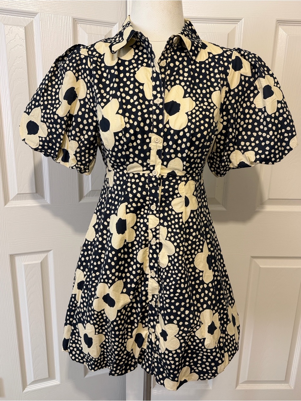 Avara Floral Short Puff Sleeve Mini Dress - Picture 2 of 7